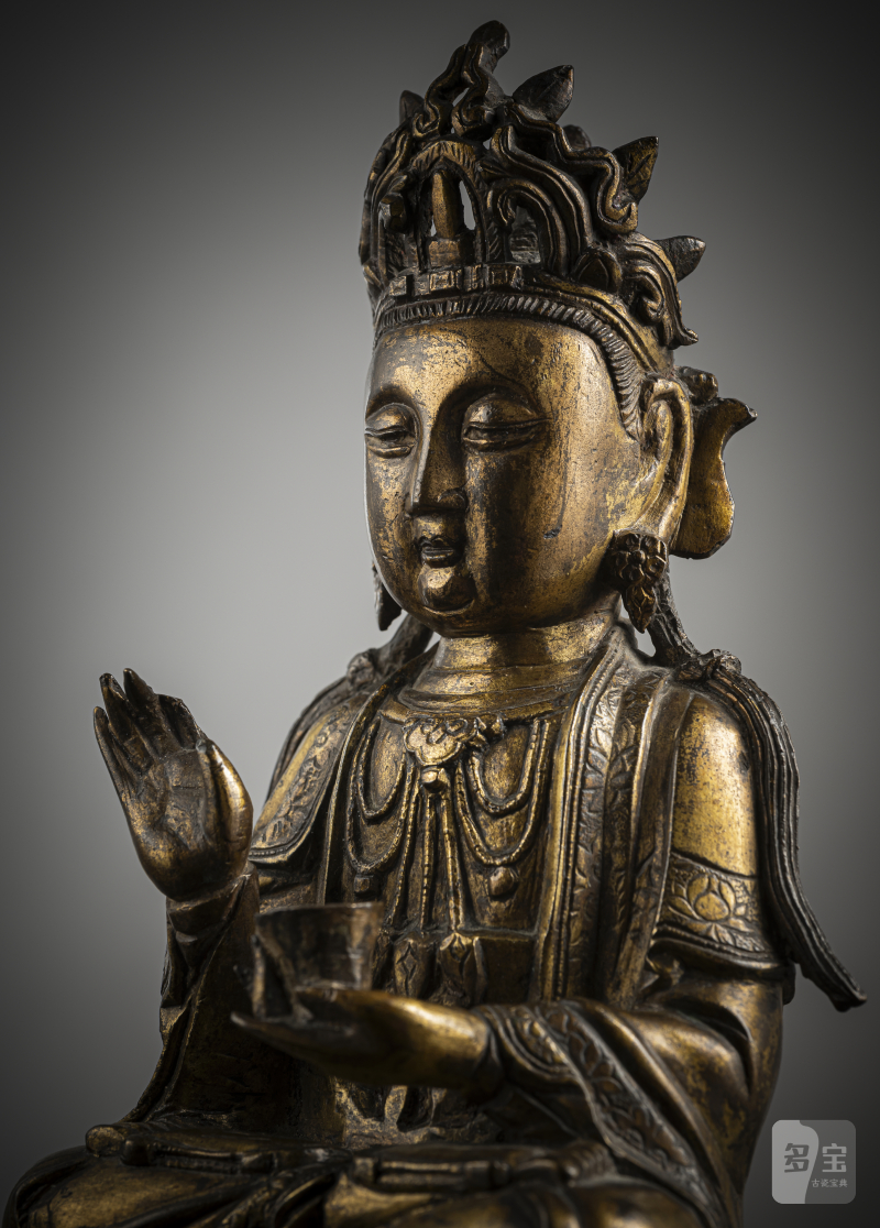 A gilt-bronze figure of Guanyin sitting in meditation, right hand raised - 图4